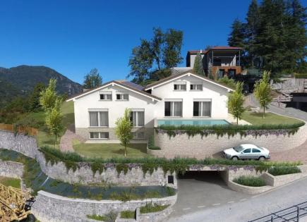 Villa par le Lac de Côme, Italie (prix sur demande)