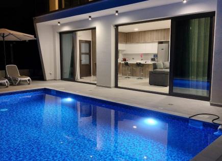 Casa para 2 700 euro por mes en Empa, Chipre