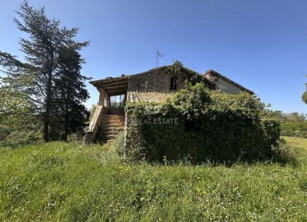 House for 160 000 euro in Massa, Italy