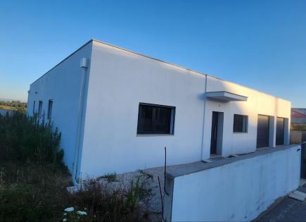 Cabaña para 365 000 euro en Alcobaza, Portugal