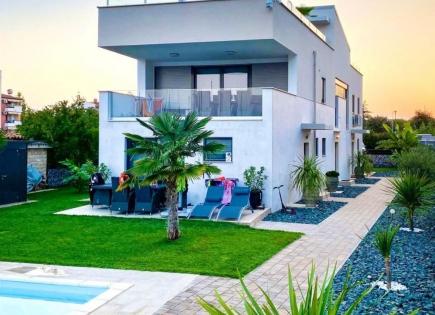 Villa for 1 900 000 euro in Novigrad, Croatia