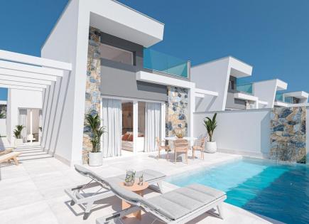 Villa for 374 000 euro in Los Alcazares, Spain