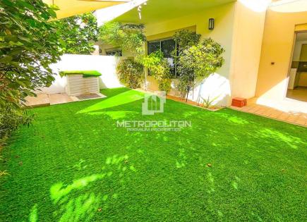 Townhouse for 641 177 euro in Dubai, UAE