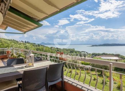 Villa para 780 000 euro en Magione, Italia