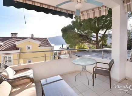 Flat for 320 000 euro in Herceg-Novi, Montenegro