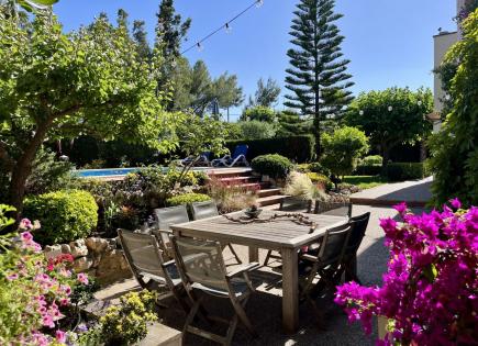 Villa for 1 690 000 euro in Gava Mar, Spain