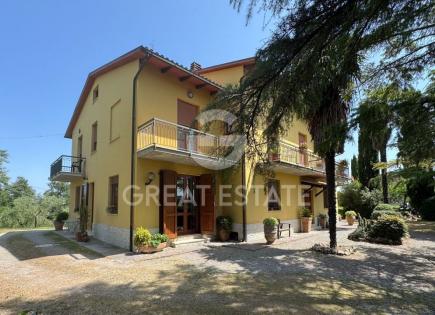 Villa para 700 000 euro en Chiusi, Italia