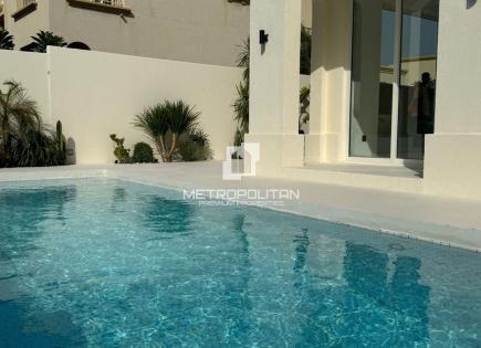 Townhouse for 1 147 926 euro in Dubai, UAE