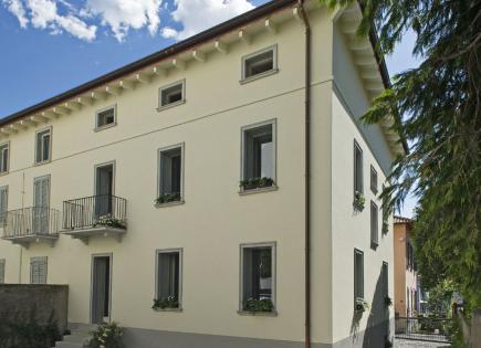 Villa for 2 600 000 euro on Lake Como, Italy