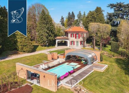 Villa für 8 500 000 euro in Erba, Italien