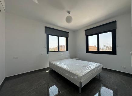 Apartment für 2 100 euro pro Monat in Kato Polemidia, Zypern