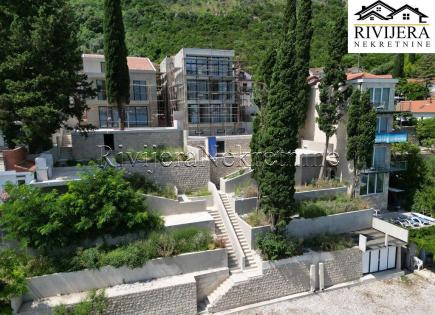 Villa for 2 300 000 euro in Herceg-Novi, Montenegro