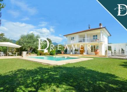 Villa pour 3 000 000 Euro à Pietrasanta, Italie