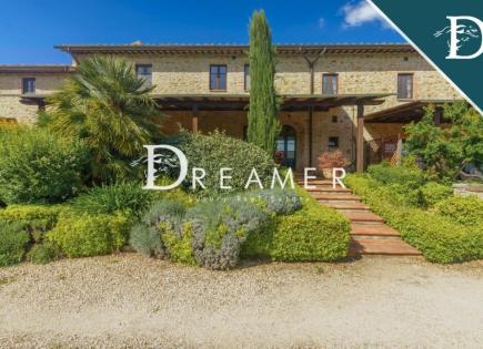 Villa for 2 200 000 euro in Siena, Italy
