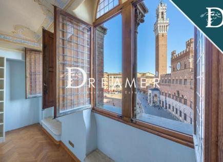 Apartment for 2 400 000 euro in Siena, Italy