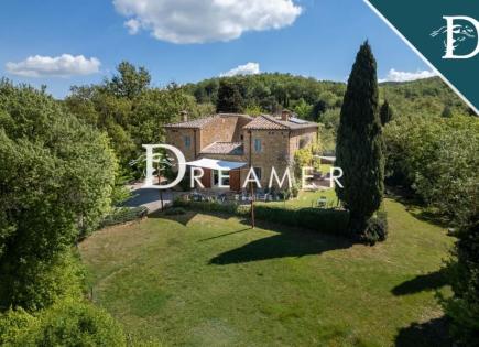 Villa for 2 900 000 euro in Montalcino, Italy