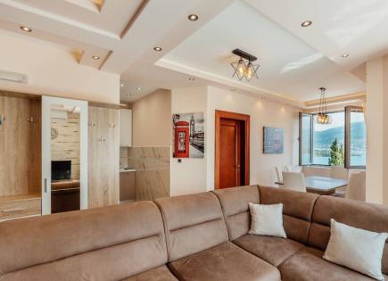 Appartamento per 240 000 euro a Tivat, Montenegro
