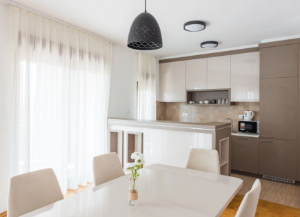 Appartement pour 336 000 Euro à Becici, Monténégro
