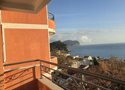Piso para 220 000 euro en Petrovac, Montenegro