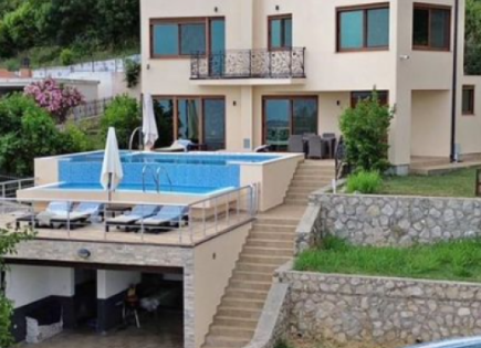 Haus für 420 000 euro in Montenegro