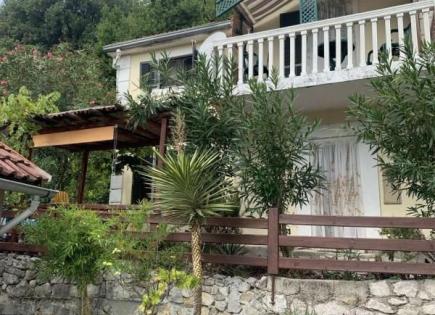 House for 230 733 euro in Kamenari, Montenegro