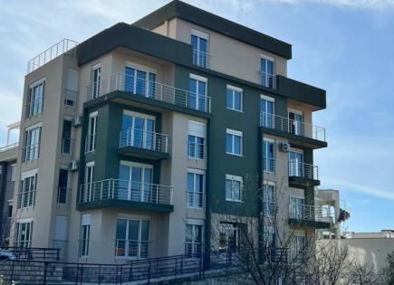 Flat for 71 000 euro in Dobra Voda, Montenegro