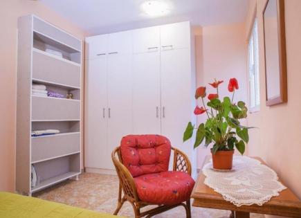 Haus für 700 430 euro in Petrovac, Montenegro