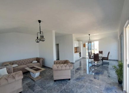 Flat for 212 010 euro in Dobra Voda, Montenegro