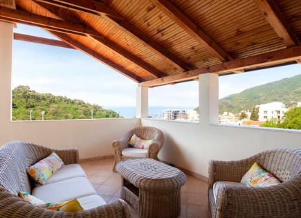 Flat for 124 000 euro in Petrovac, Montenegro