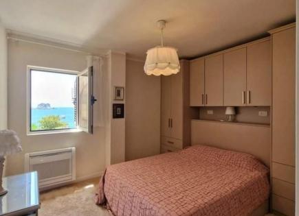 Flat for 300 000 euro in Petrovac, Montenegro