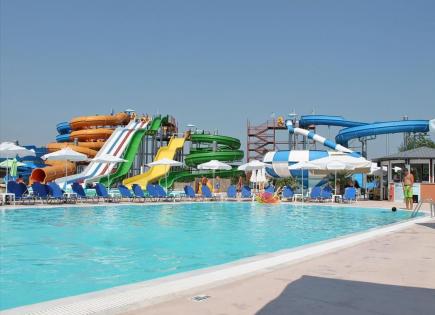 Commercial property for 2 300 000 euro in Paralia, Greece