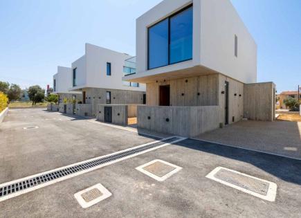 Flat for 800 000 euro in Paphos, Cyprus