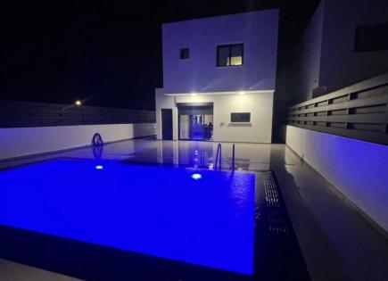 Villa para 800 000 euro en Lárnaca, Chipre
