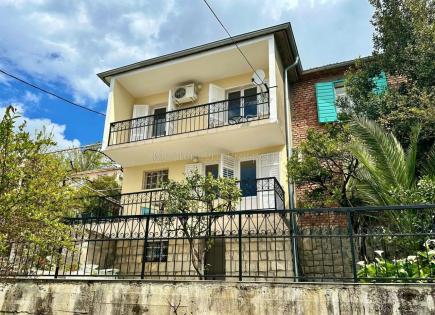 Casa para 270 000 euro en Tivat, Montenegro