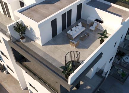 Penthouse for 270 000 euro in Larnaca, Cyprus