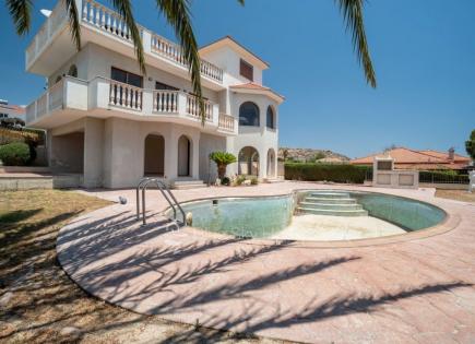 Villa for 1 300 000 euro in Limassol, Cyprus