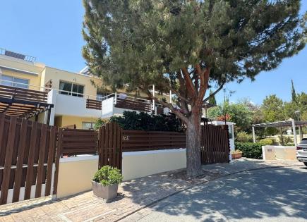 Apartment für 2 900 euro pro Monat in Agios Tychon, Zypern
