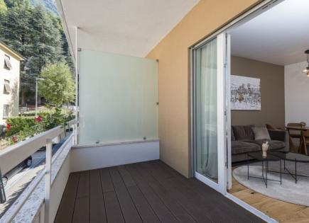 Flat for 529 380 euro in Campione d'Italia, Italy