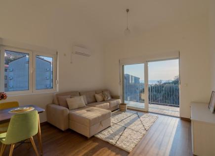 Flat for 190 000 euro in Przno, Montenegro