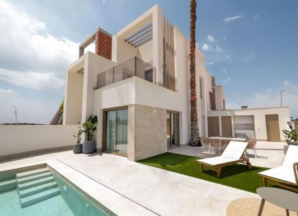 Chalet for 394 000 euro in Ciudad Quesada, Spain