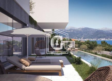 Domaine pour 503 990 Euro par mois à Krasici, Monténégro