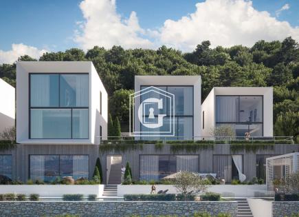 Domaine pour 472 500 Euro par mois à Krasici, Monténégro