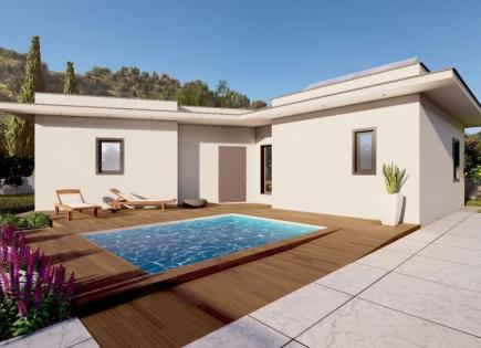 Bungalow for 300 000 euro in Limassol, Cyprus