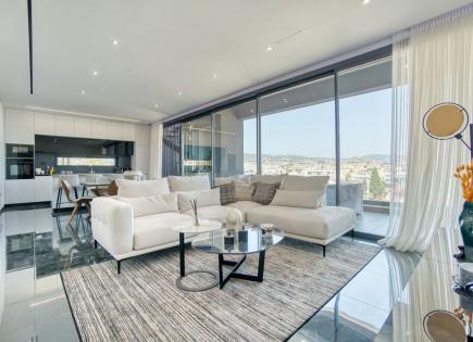 Penthouse for 900 000 euro in Limassol, Cyprus