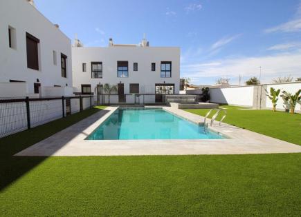 Chalet for 369 900 euro in Pilar de la Horadada, Spain