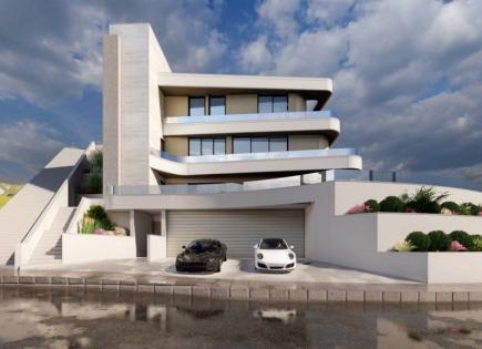 Flat for 3 950 000 euro in Limassol, Cyprus