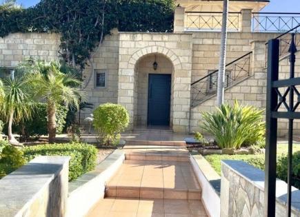 Villa for 1 570 000 euro in Paphos, Cyprus