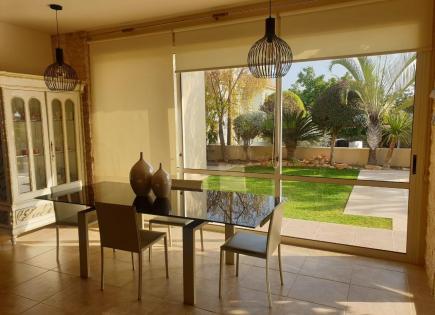 Haus für 1 100 000 euro in Agios Athanasios, Zypern