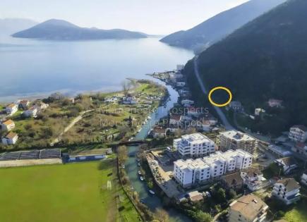 Grundstück für 130 000 euro in Njivice, Montenegro