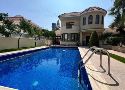 Maison pour 5 200 Euro par mois à Agios Tychon, Chypre